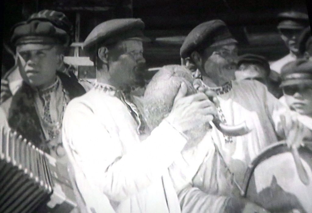 Мар. свадьба. У черемис. 1924.jpg